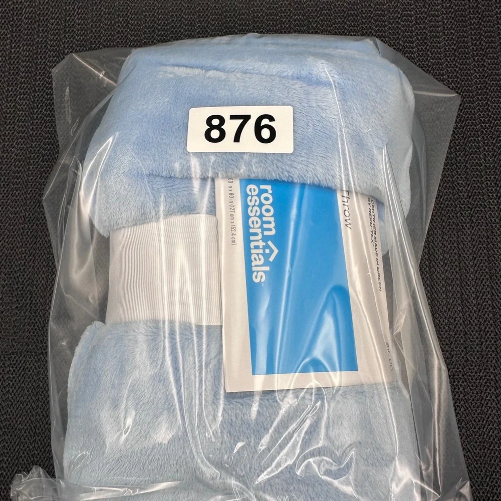 Room Essentials Light Blue Plush Throw Blanket 50x60 Fleece 100% Recycled Poly